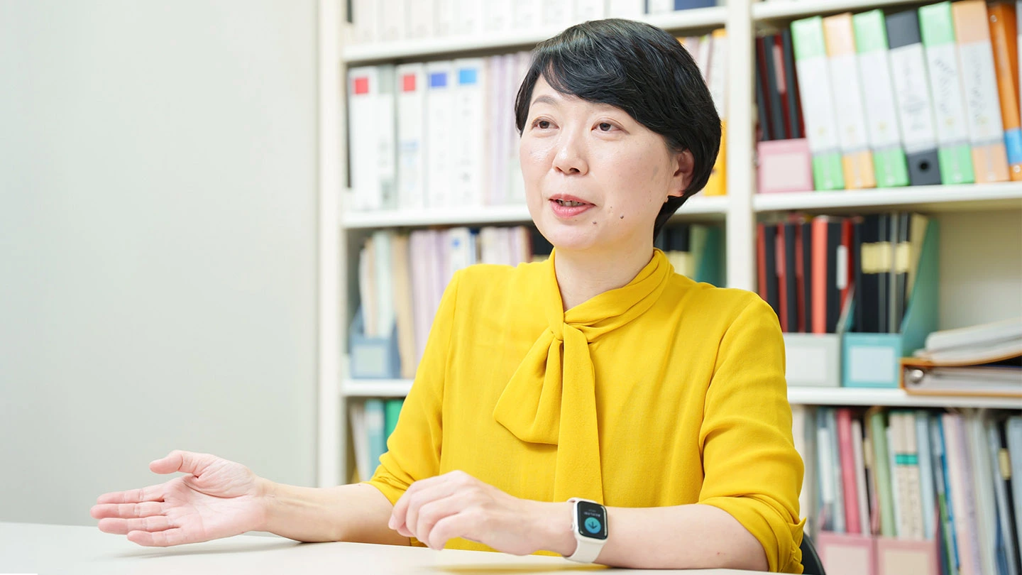 人物写真：関口仁子特定教授