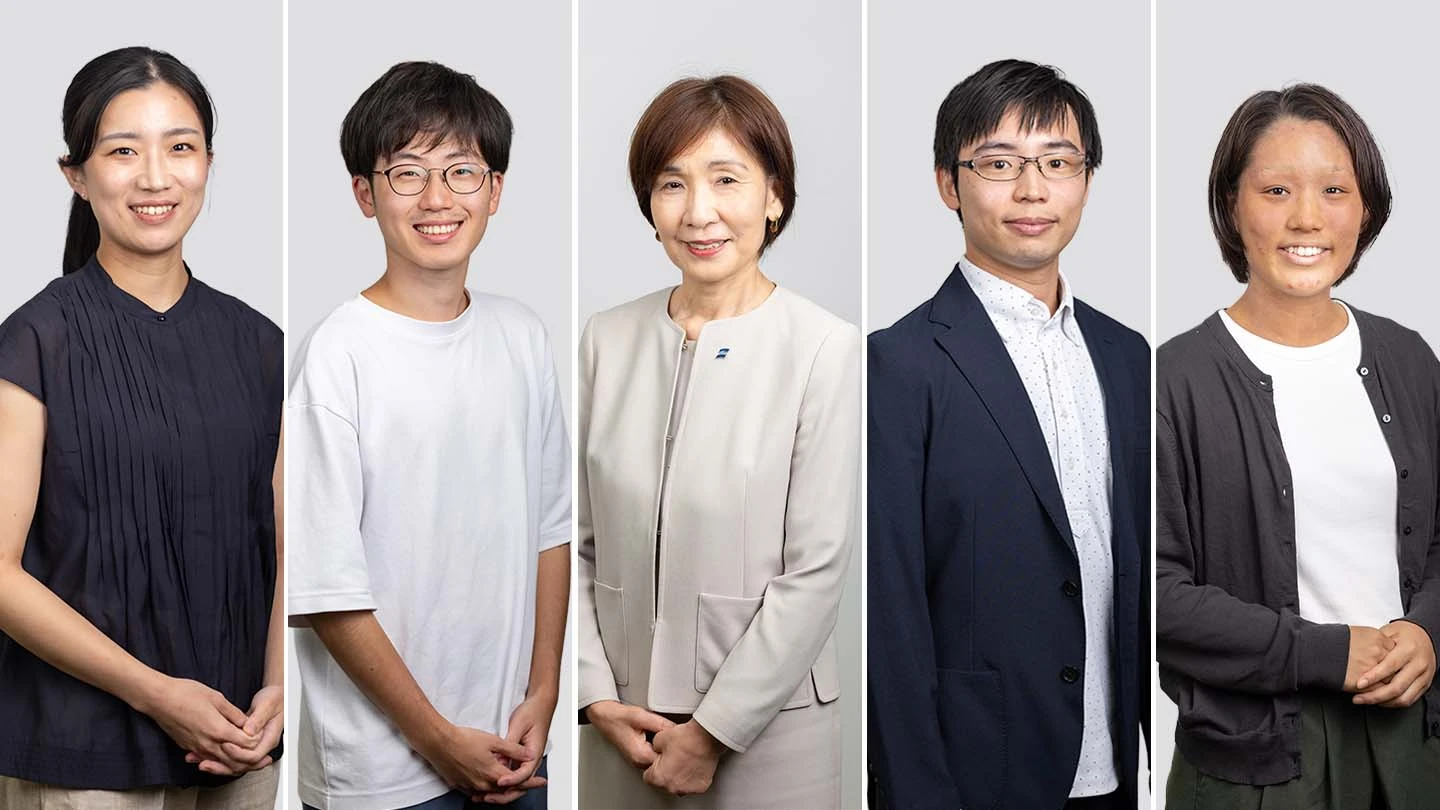 Portrait photography: Ms. Sawada, Mr. Yoshida, Executive Vice President Hatano, Mr. Harasa, Ms. Nomura